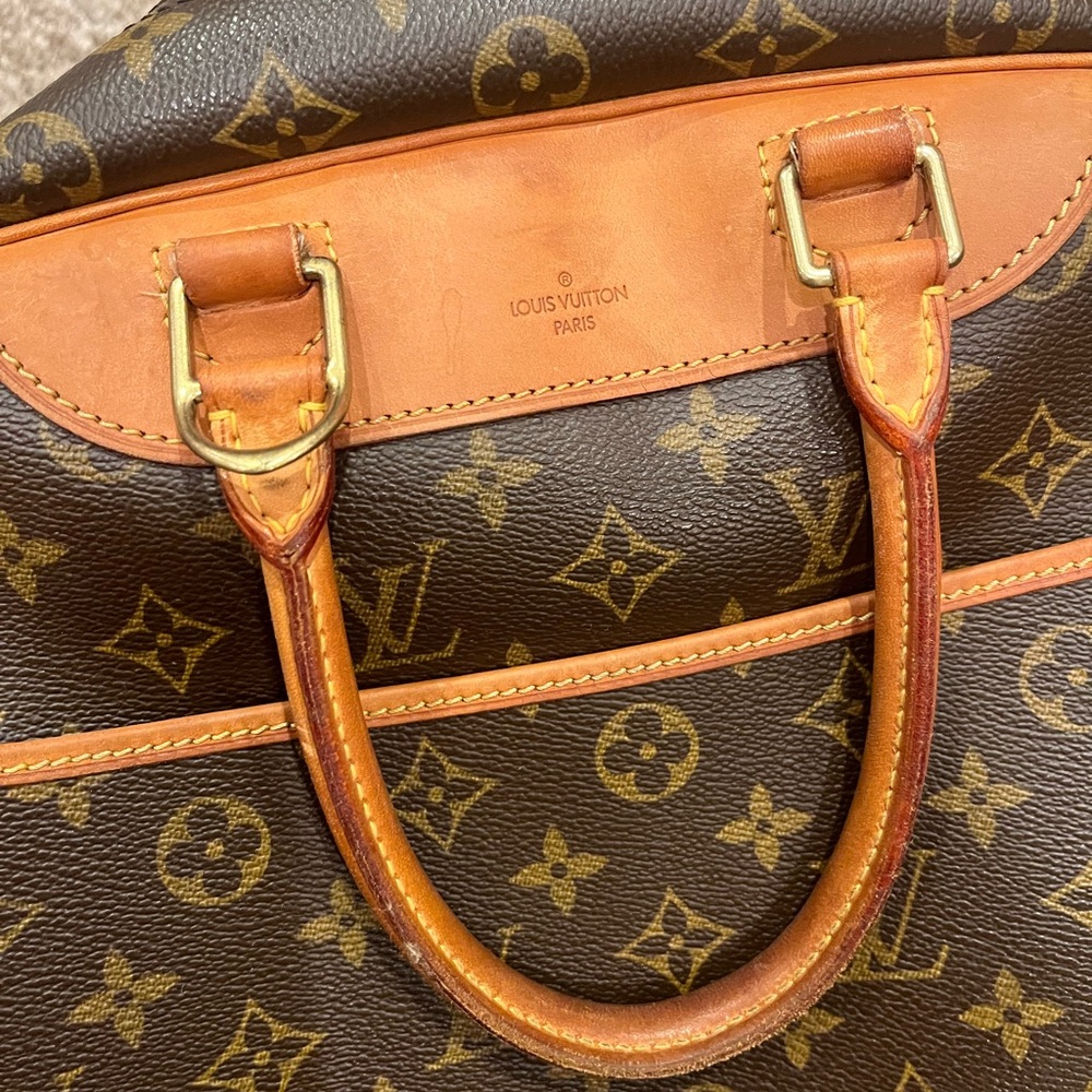 Open to offers! Louis Vuitton Brown Tan Bowling Travel Bag with Iconic Monogram - Picture 3 of 10